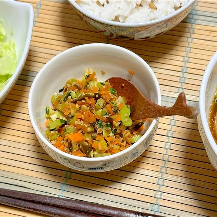 カスッコリーと出がらし昆布のぽりぽり野菜ふりかけ